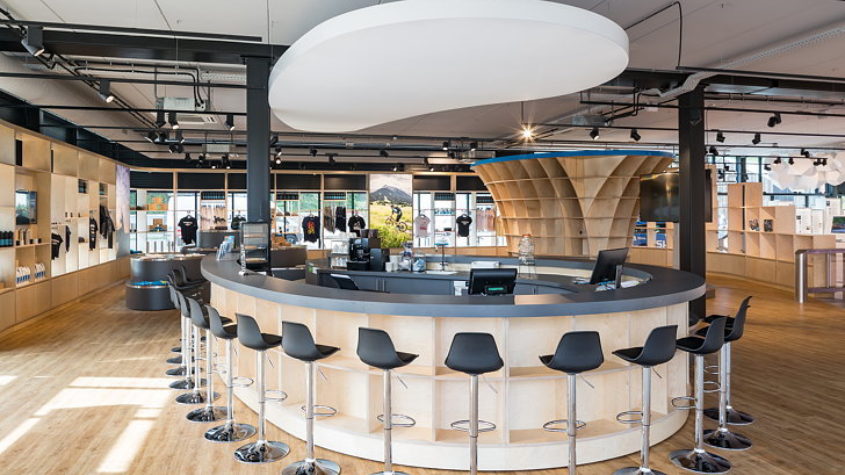 An immersive outdoor-indoor experience for Shimano