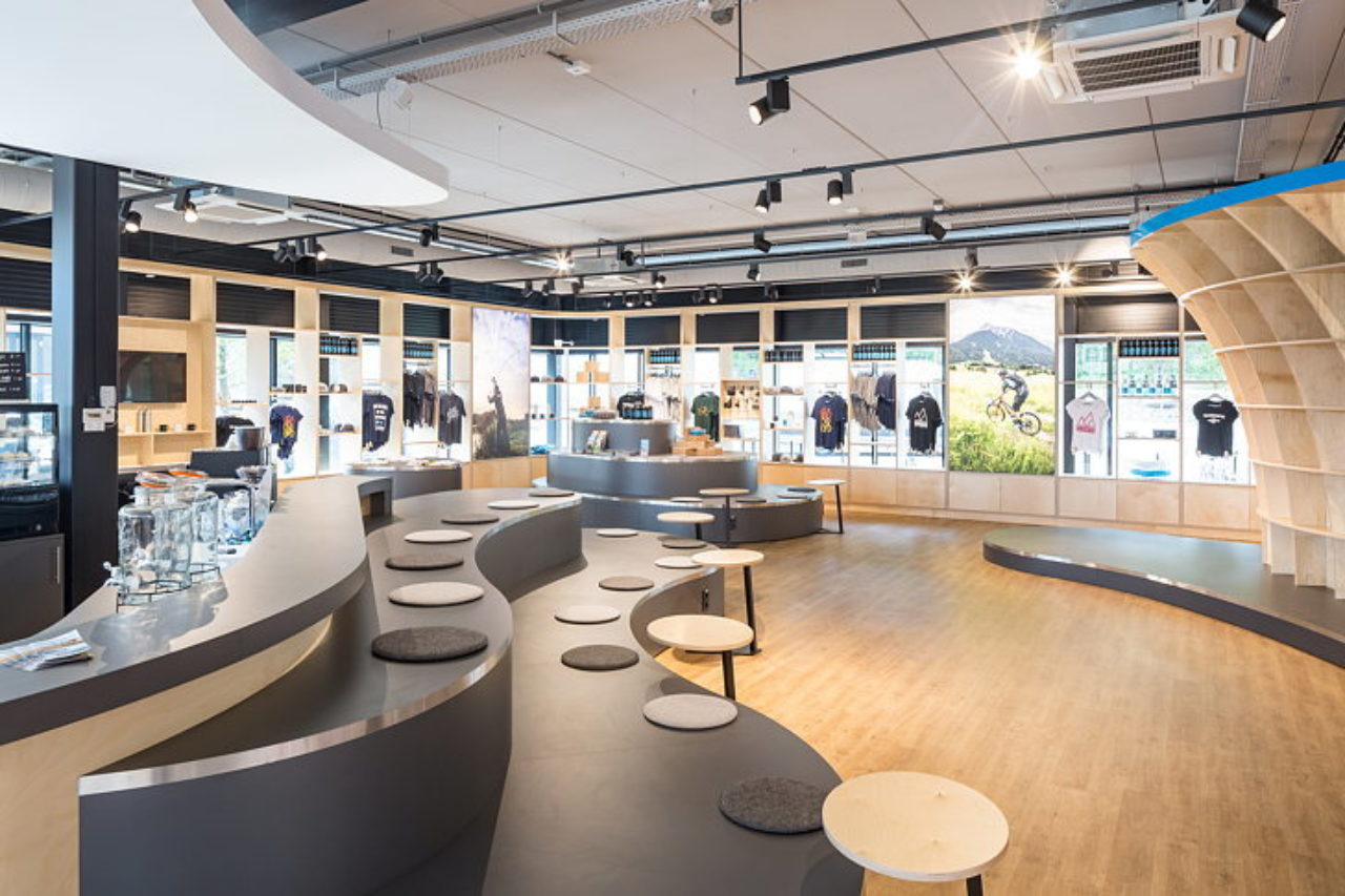An immersive outdoor-indoor experience for Shimano